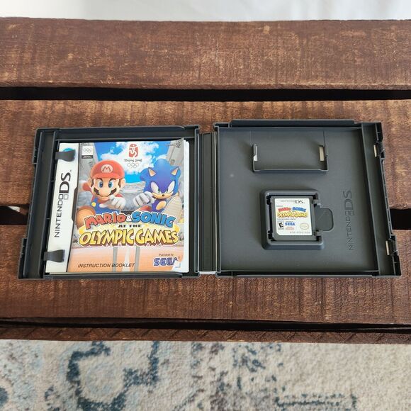 Mario and Sonic at the Olympic Games Nintendo DS Complete Manual Case - Picture 2 of 6